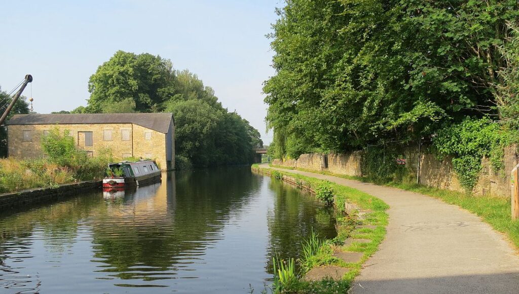 View of canal and towpath near triangle in early 2000s